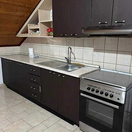 Karaj Apartmán